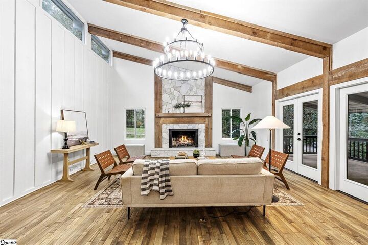 Property Photo:  402 Asbury Circle  SC 29640 