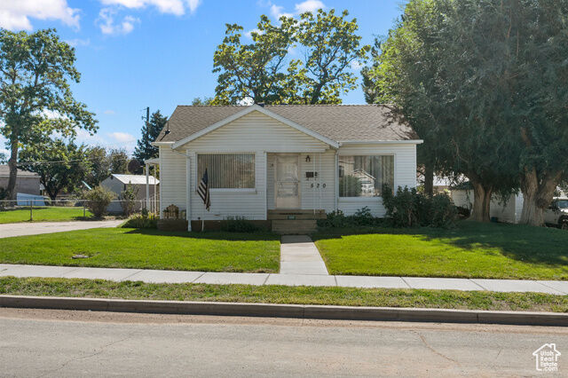 Property Photo: 520 E Maple St UT 84015