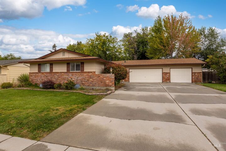Property Photo:  10866 W Sandhurst Dr  ID 83709-0263 