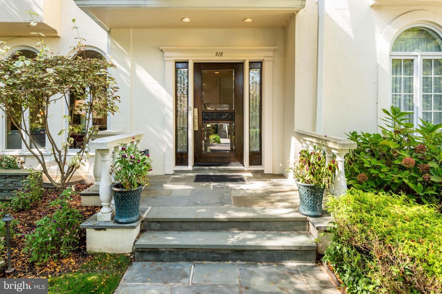 Property Photo:  918 Exeter Crst  PA 19085 