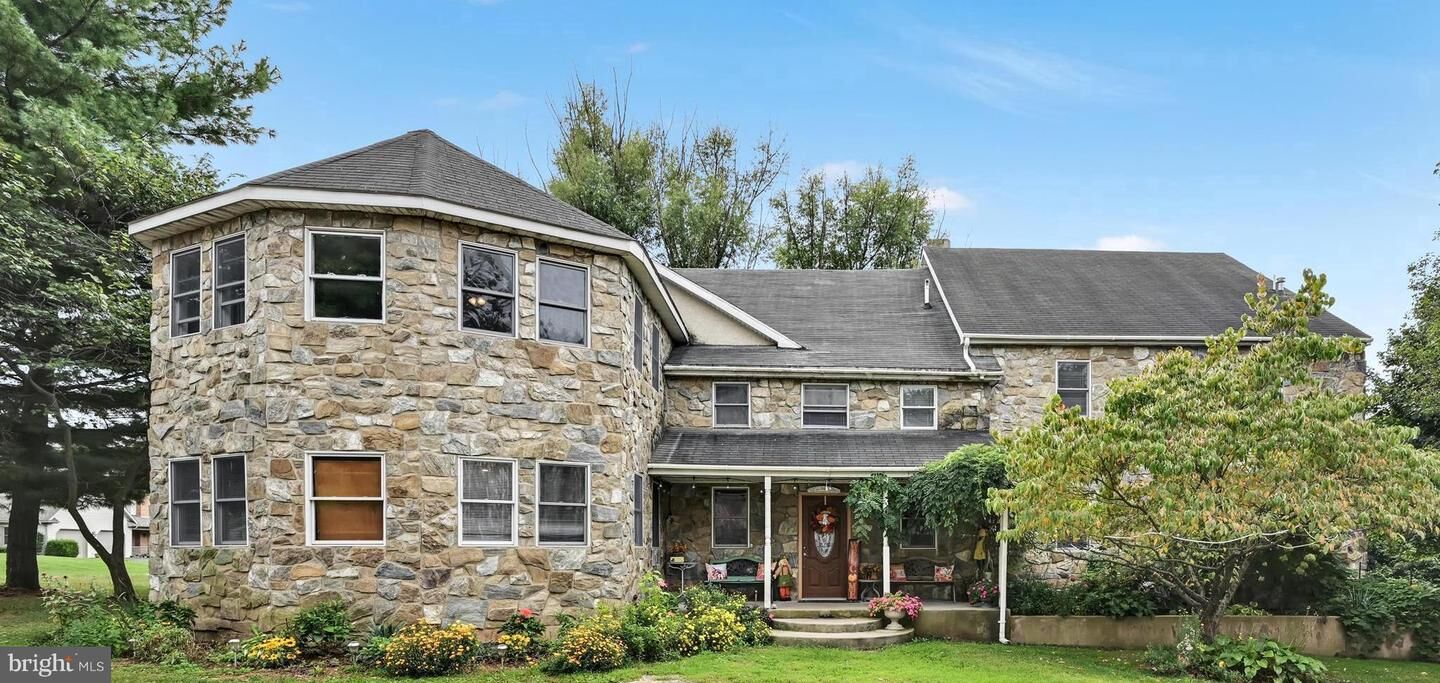 Property Photo:  742 Power Road  PA 17545 
