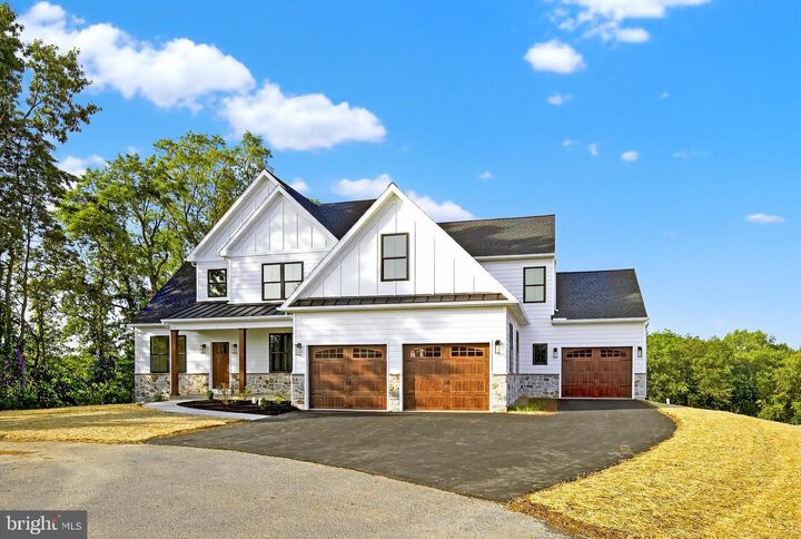 Property Photo:  19 Thaton Road  PA 17543 