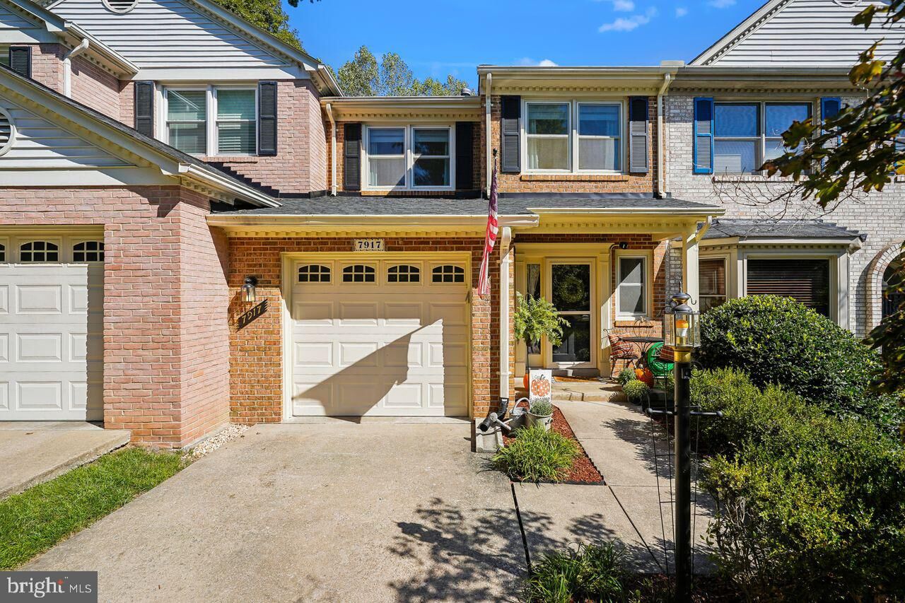 Property Photo: 7917 Valleyfield Drive VA 22153