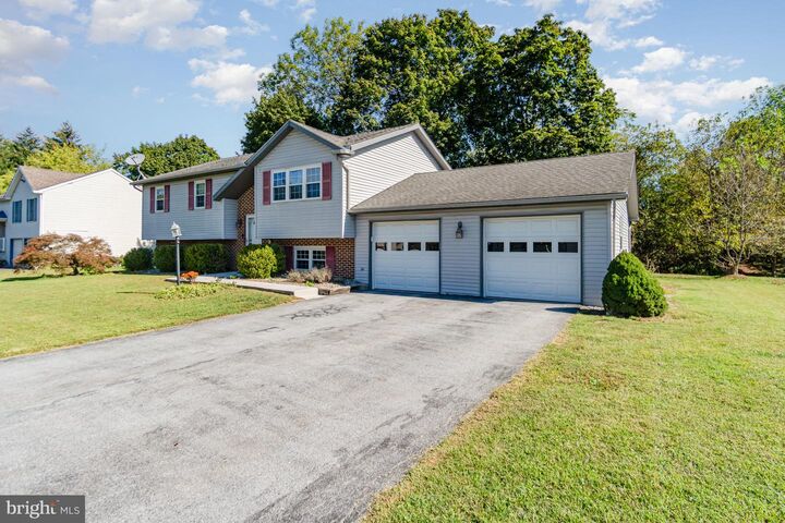 Property Photo:  46 Wooded Run Drive  PA 17019 