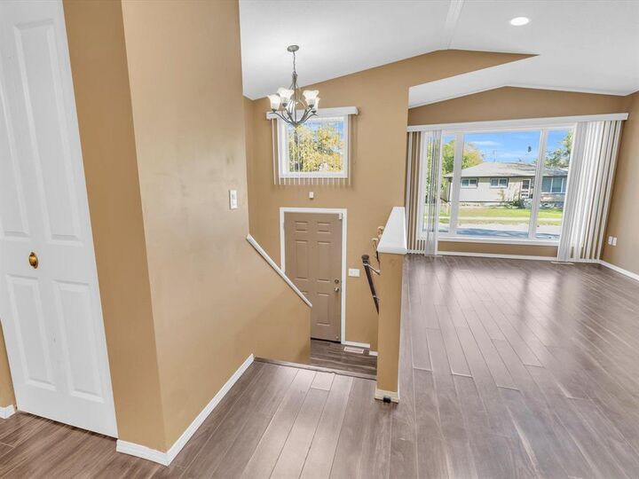 Property Photo:  484 Ferry Road  MB R3J 1W6 