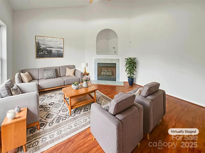 Property Photo: 1913 Nigel Court NC 28213