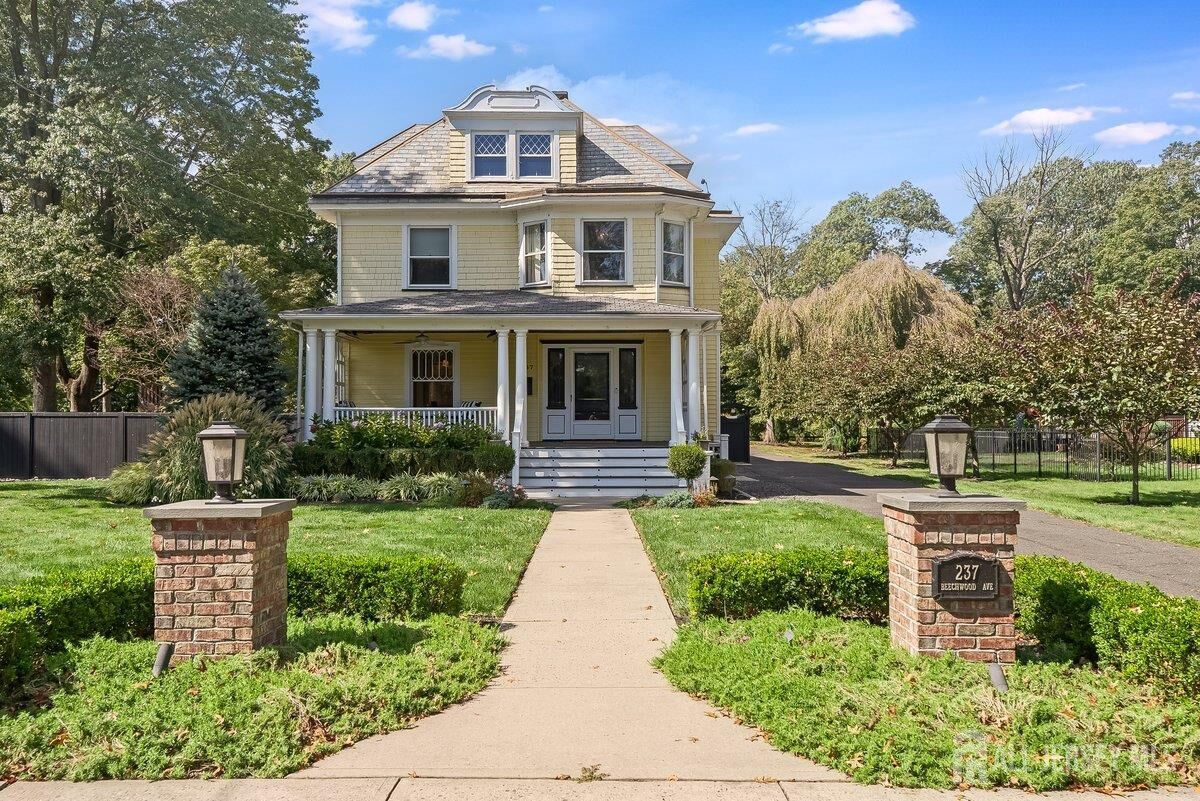 Property Photo:  237 Beechwood Avenue  NJ 08846 