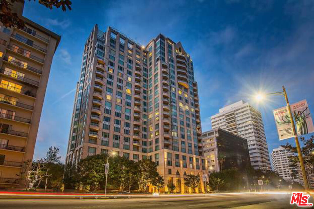 Property Photo: 10727 Wilshire Blvd CA 90024