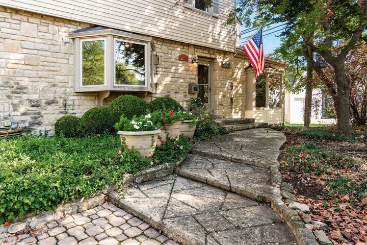 Property Photo:  1470 Cardiff Road  OH 43221 