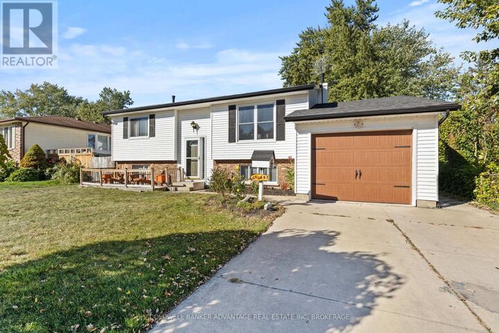 Property Photo: 697 Ferndale Avenue ON L2A 5C7