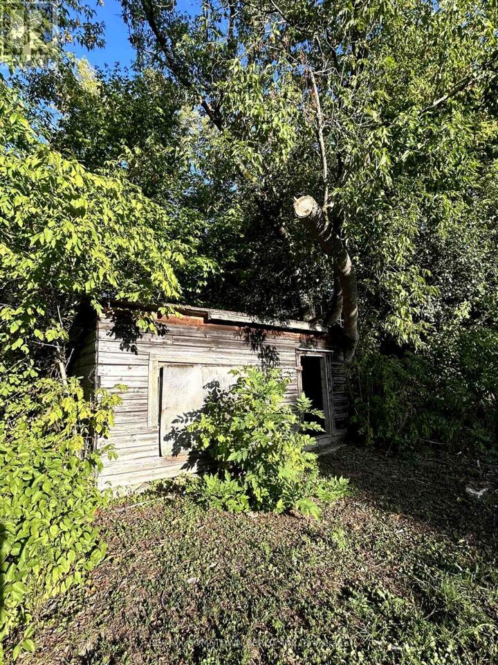 Property Photo:  523 Lower Oak Leaf Road  ON K0E 1B0 