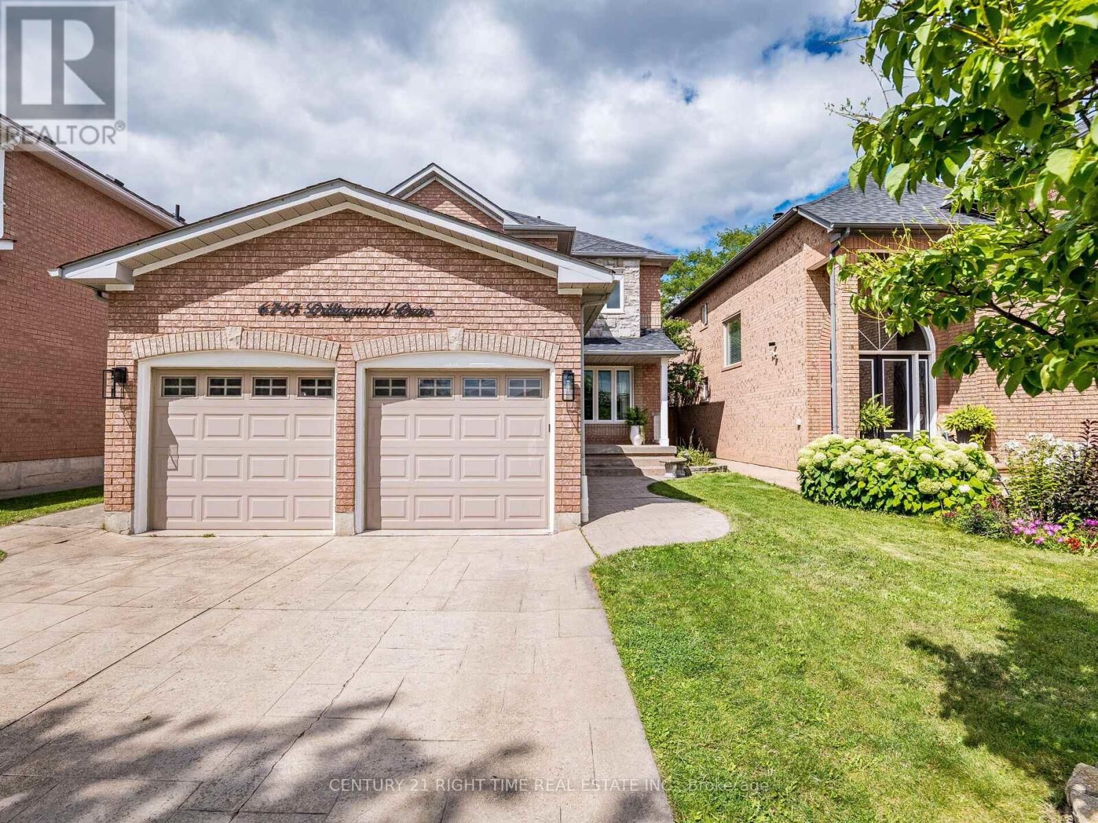 Property Photo: 6745 Dillingwood Drive ON L5N 7A2