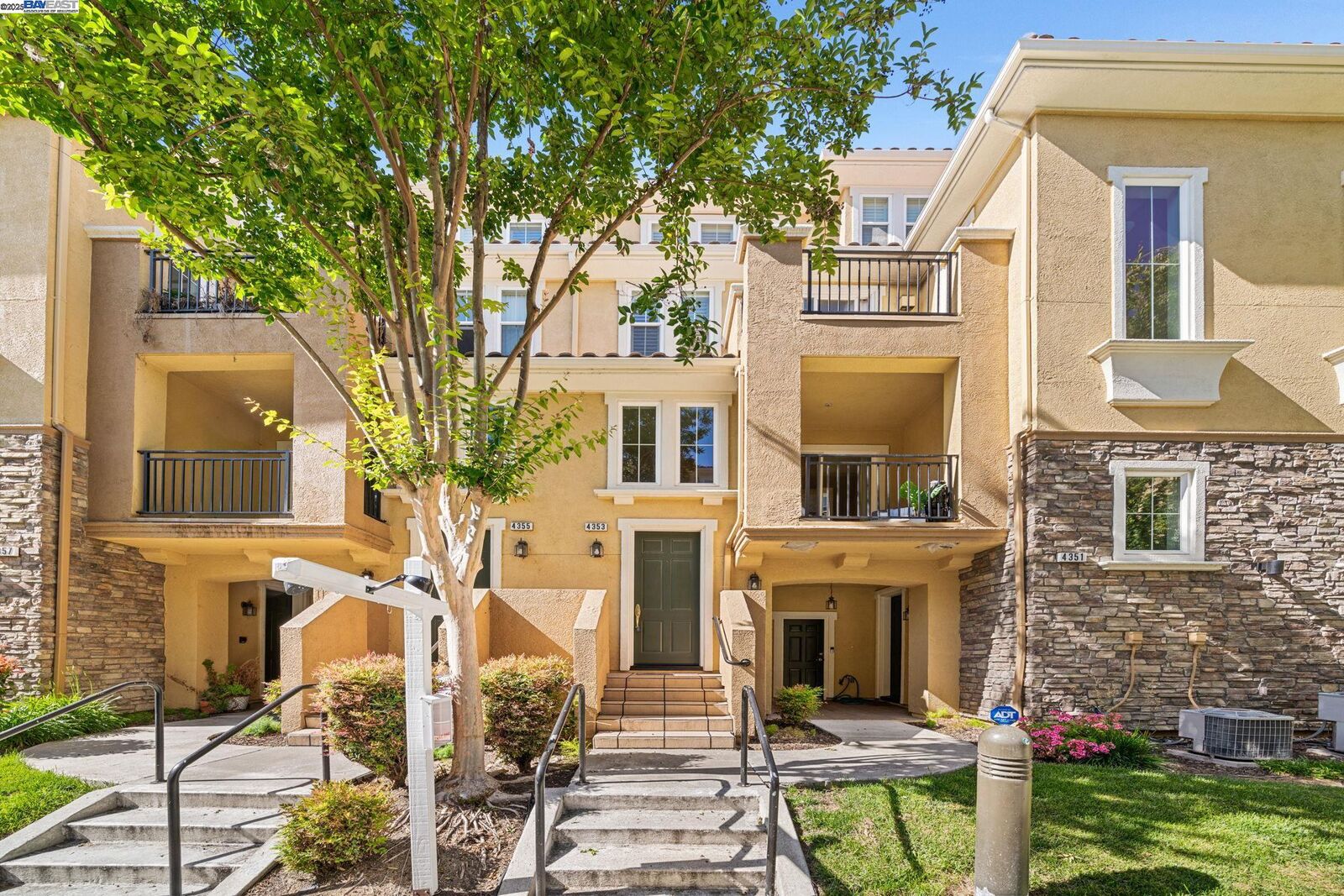 Property Photo: 4353 Fitzwilliam St CA 94568