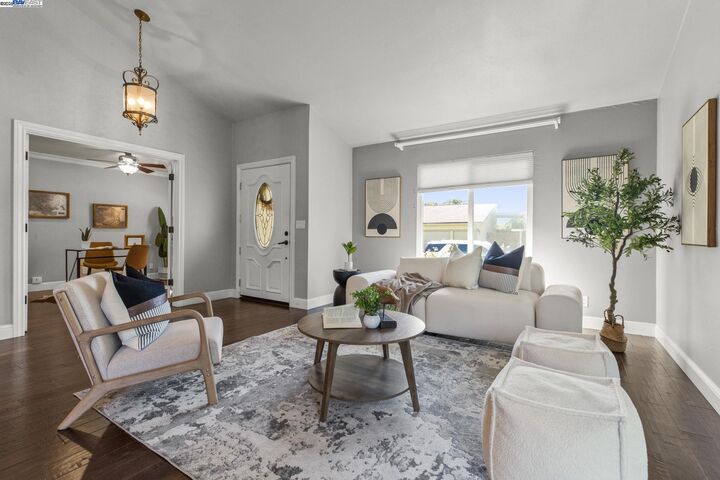 Property Photo:  820 Pinehurst Pl  CA 94583 