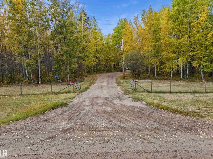 Property Photo:  8102 Twp Road 494  AB T7A 2A3 