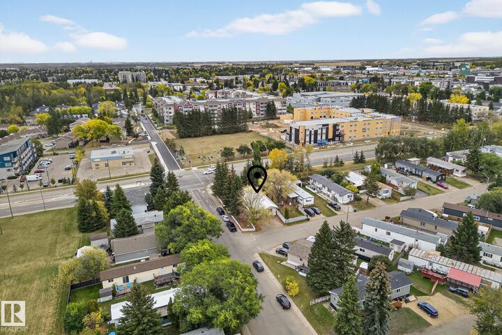 Property Photo:  18 305 Calahoo Road  AB T7X 3K8 