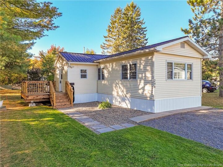 296 Magnolia Lane  Fredericton NB E3B 7P4 photo