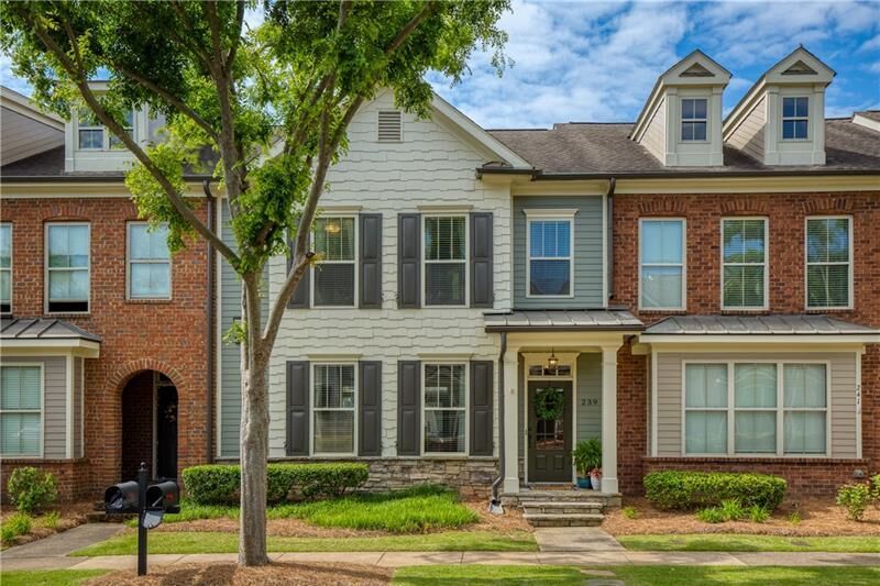 Property Photo: 239 S Village Square GA 30115