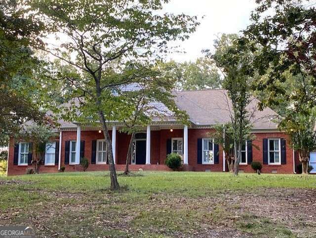 Property Photo: 220 Connesena Road GA 30145