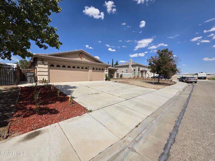 Property Photo:  5175 Capri Court  CA 93552 