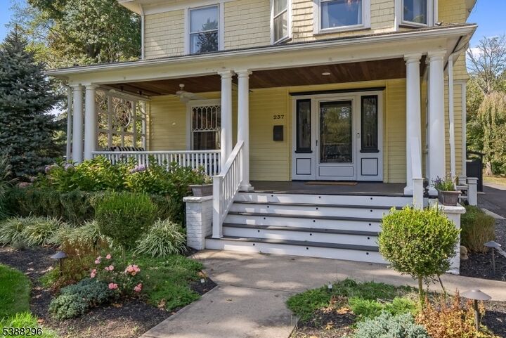 Property Photo:  237 Beechwood Ave  NJ 08846 