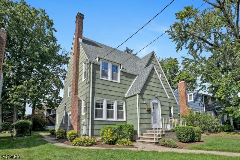 Property Photo:  524 Edgar Road  NJ 07090 