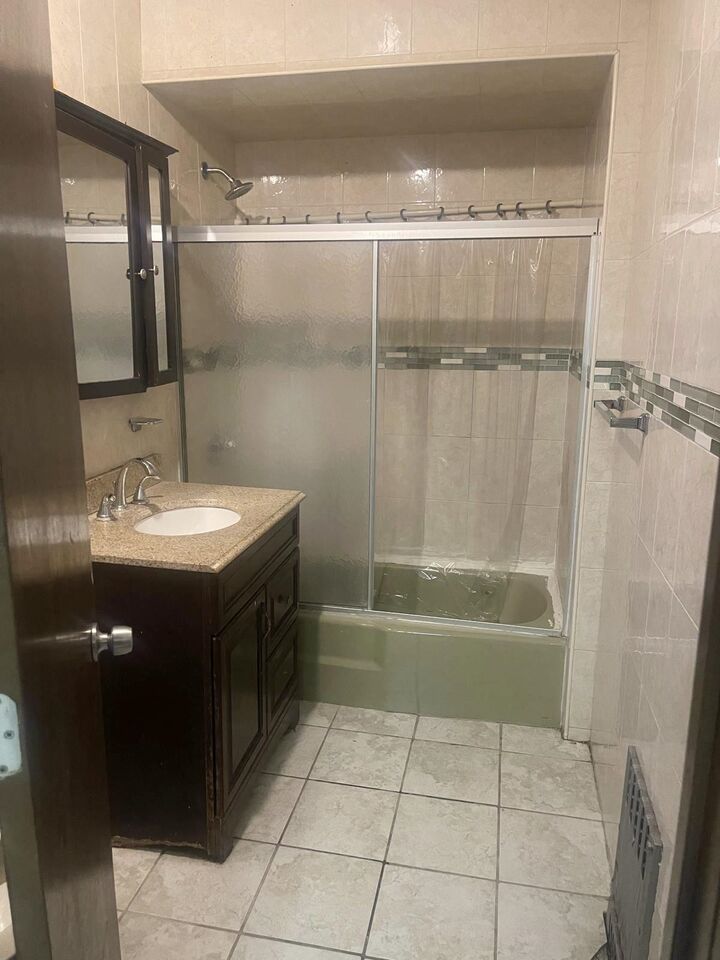 Property Photo:  200 Hutton St 1  NJ 07307 