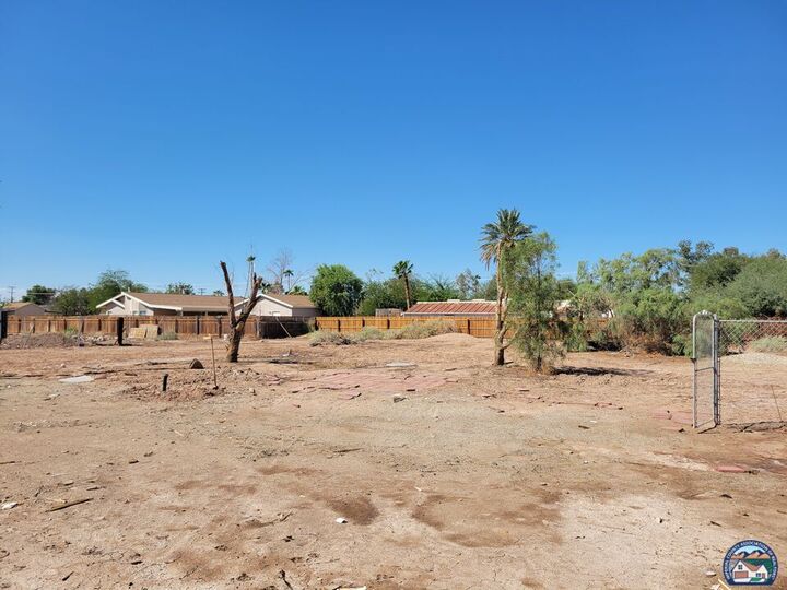 Property Photo:  266 W Horne Rd  CA 92243 