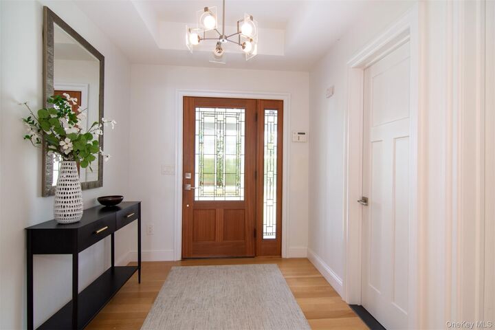 Property Photo:  27 Hawthorne Way  NY 10530 