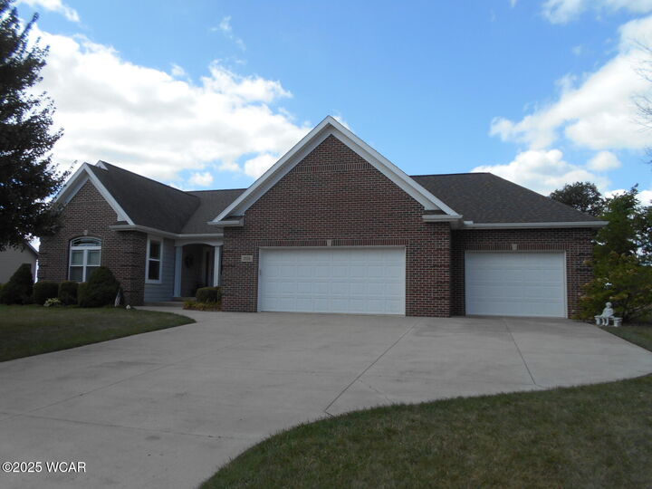 2826 Torrey Pines Drive  Findlay OH 45840 photo