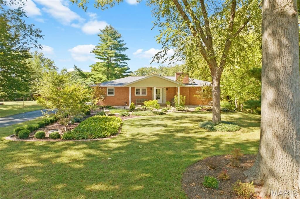 Property Photo:  126 Center Street  IL 62034 