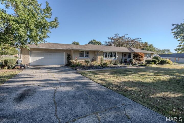 Property Photo:  531 E Bland Road  MO 65536