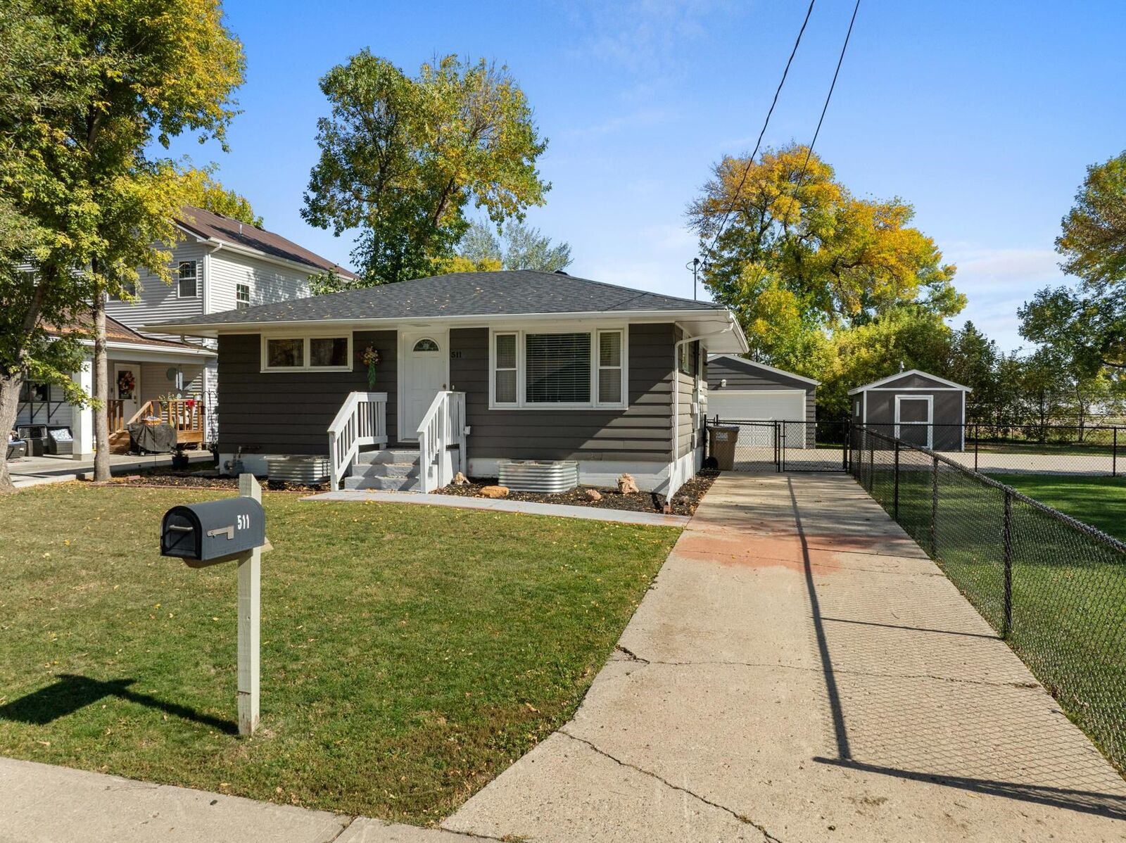 Property Photo: 511 19th St SE ND 58701