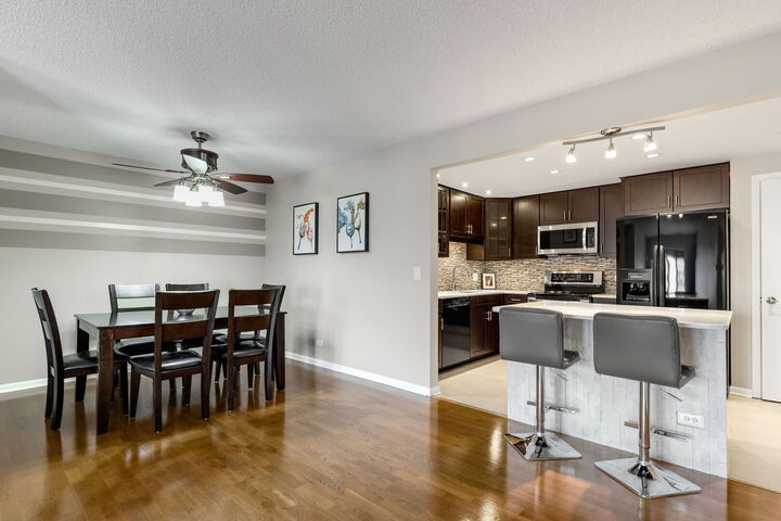 Property Photo:  905 Center Street 507  IL 60016