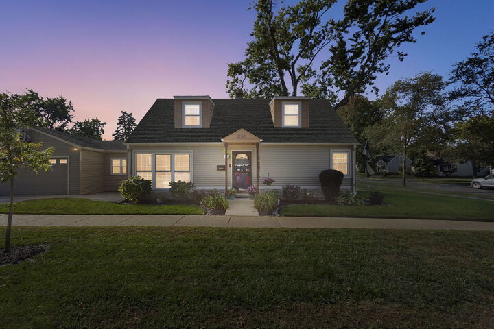 Property Photo:  231 E Berkshire Avenue  IL 60148 