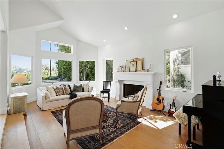 Property Photo: 3622 Reina Court CA 91302