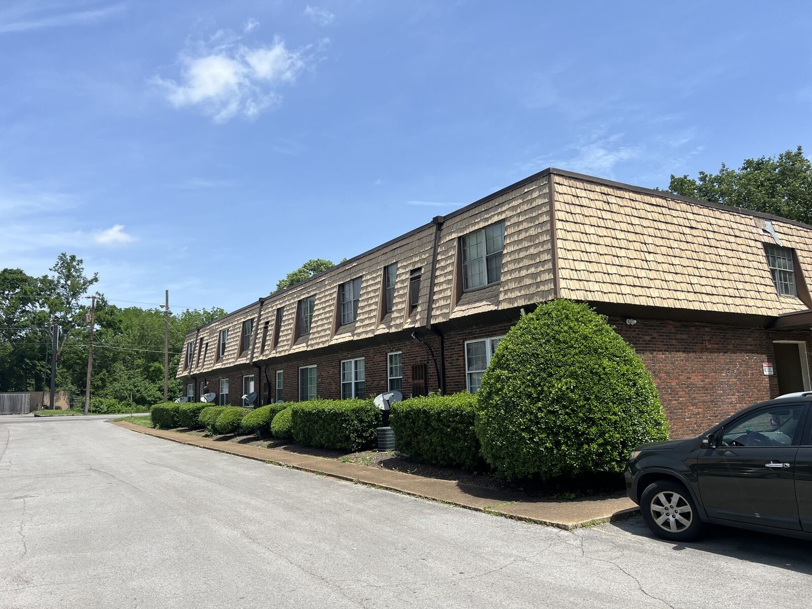 Property Photo:  441 Harding Pl B13  TN 37211