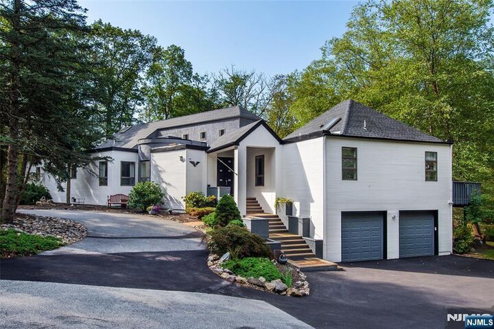 4 Springwood Terrace  Kinnelon Borough NJ 07405 photo