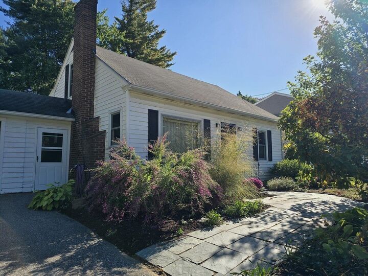 183 Saratoga Avenue  Burlington VT 05408 photo