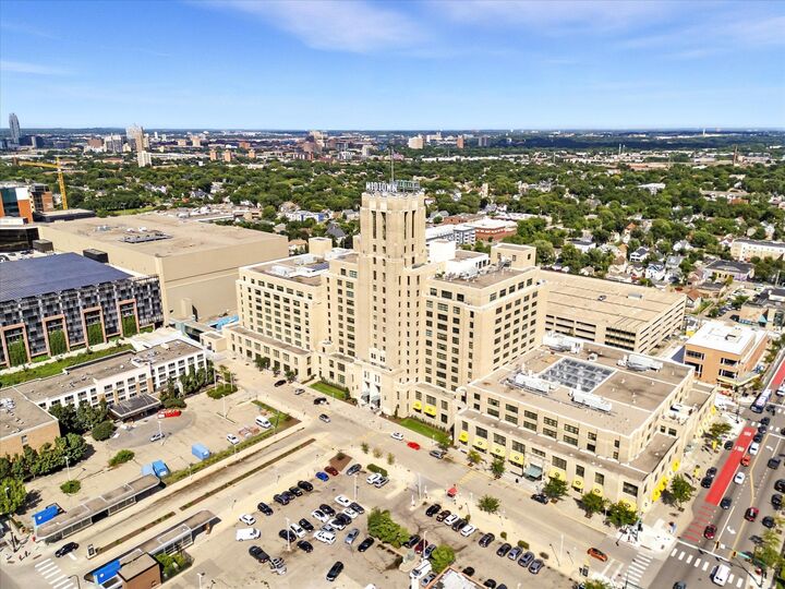 Property Photo:  2929 Chicago Avenue 1120  MN 55407 