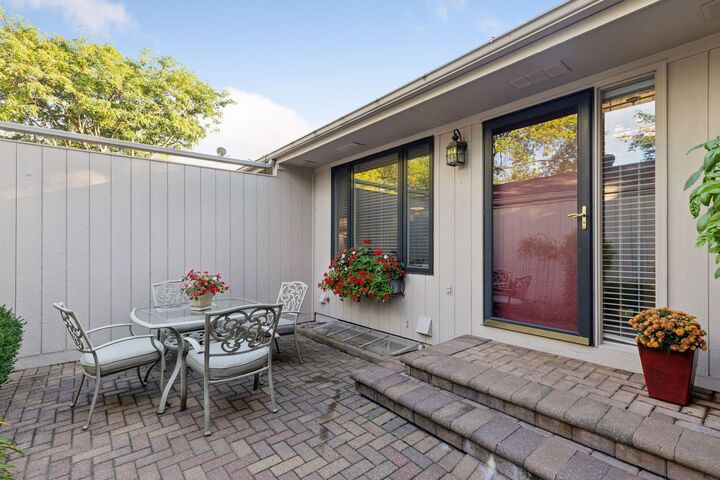 Property Photo:  1517 Black Oaks Place N  MN 55447 