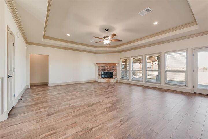 Property Photo: 2921 W Alamosa Drive TX 75160