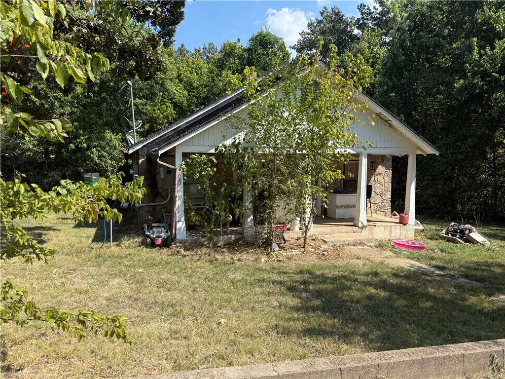 Property Photo:  300 N Center Street  AR 72650 