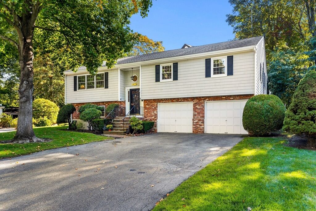 Property Photo:  5 Elmwood Rd  MA 01945 