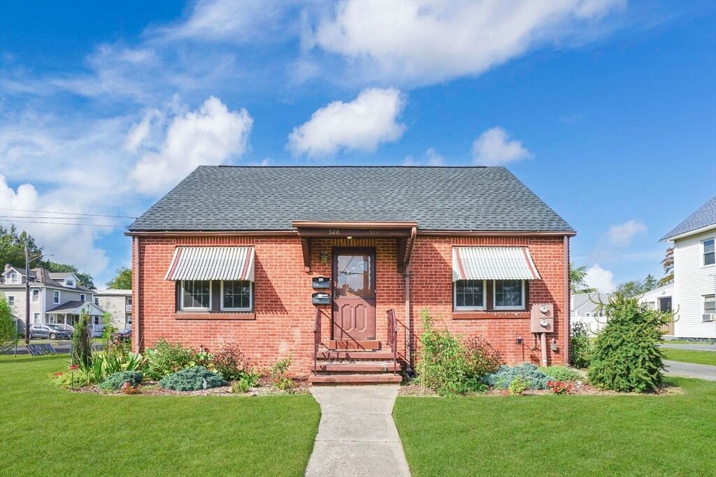 Property Photo:  526 Kings Hwy 1  MA 01089 