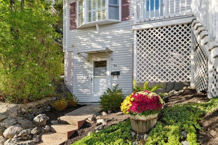 Property Photo:  94 Mount Vernon Street 94  MA 02148 