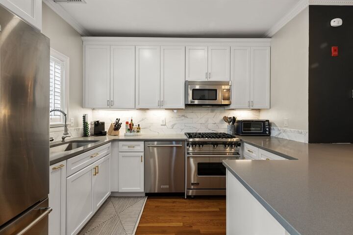 Property Photo:  98 Warren Street 98  MA 02129