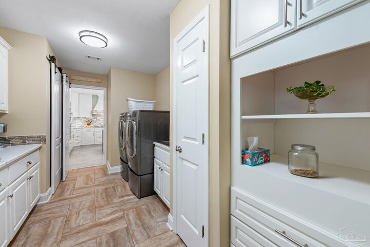 Property Photo:  7232 Bayshore Dr  FL 32583 