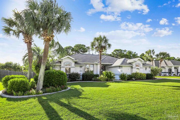 Property Photo: 1098 Chandelle Lake Dr FL 32507