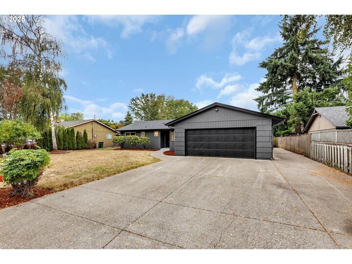 Property Photo:  8305 NE Mason Dr  WA 98660 